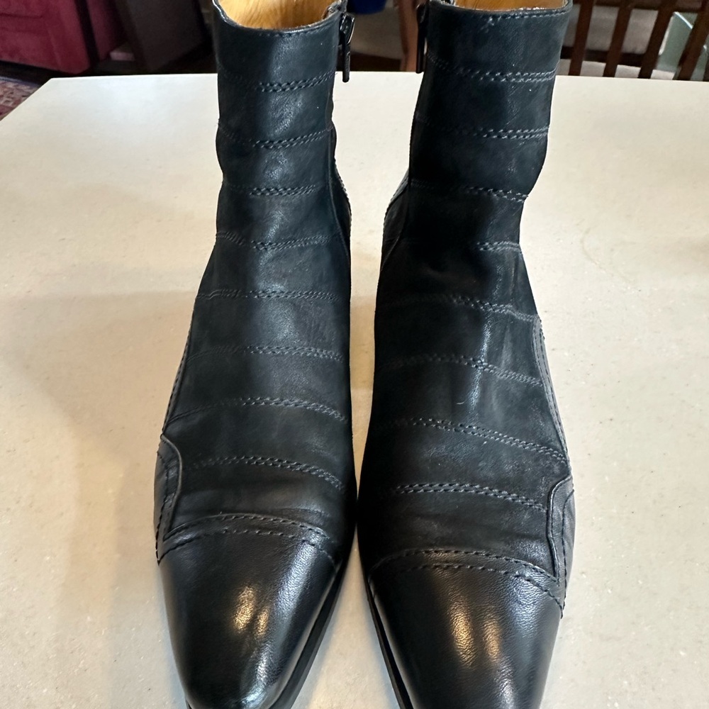 John Fluevog Presley: Women’s size 10